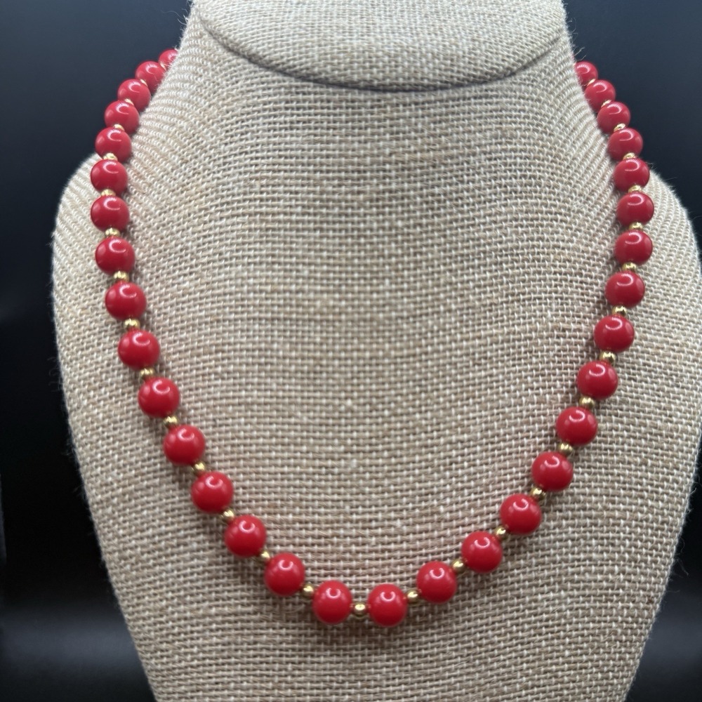 Vintage Signed MONET Red Lucite/Gold Tone‎ Beaded Necklace 16"